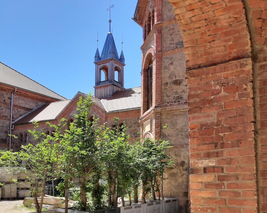דירות Großharthau Historisches Rittergut Hexenburgbeidresden Nahe Sachsische Schweiz, Dresden - Mit Badeteich מראה חיצוני תמונה